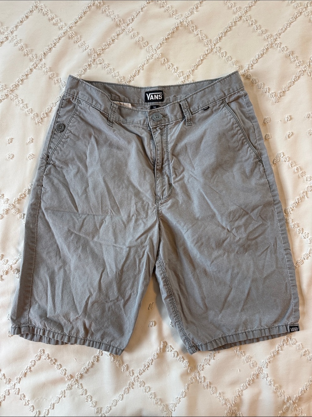 Vans Off The Wall Men’s Light Gray Flat Front Shorts Size 30